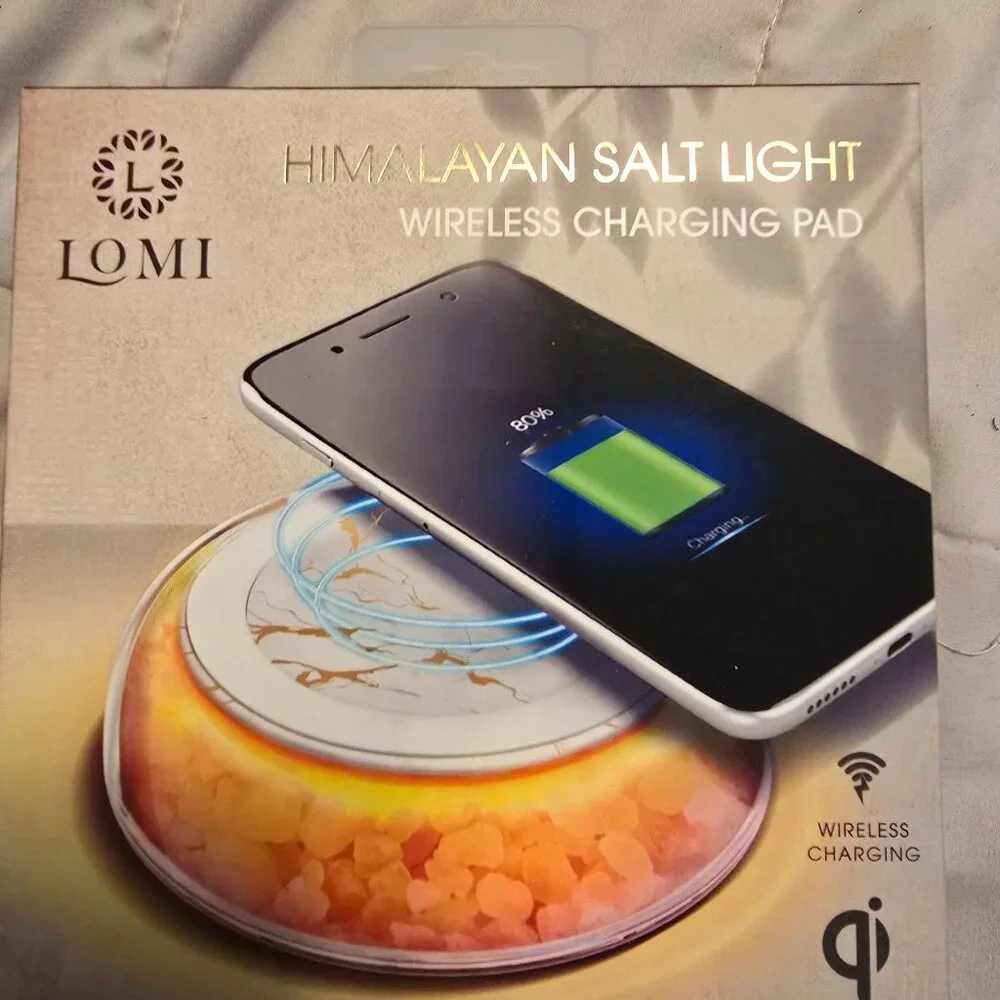 Wireless Charging Pad with Himalayan Salt‎ Light - NIB ✨